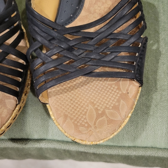 Born Black Wedge Sandals Size 8 - Picture 3 of 7